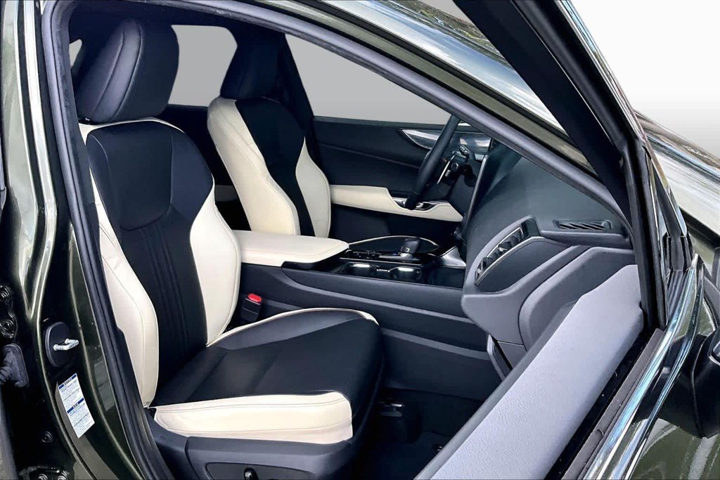 Used 2023 Green Lexus 350h Premium image 9