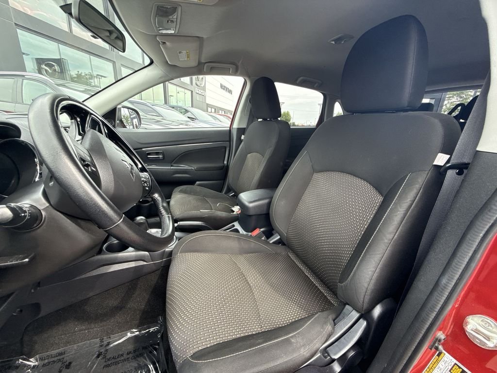 Used 2016  Mitsubishi ES image 11
