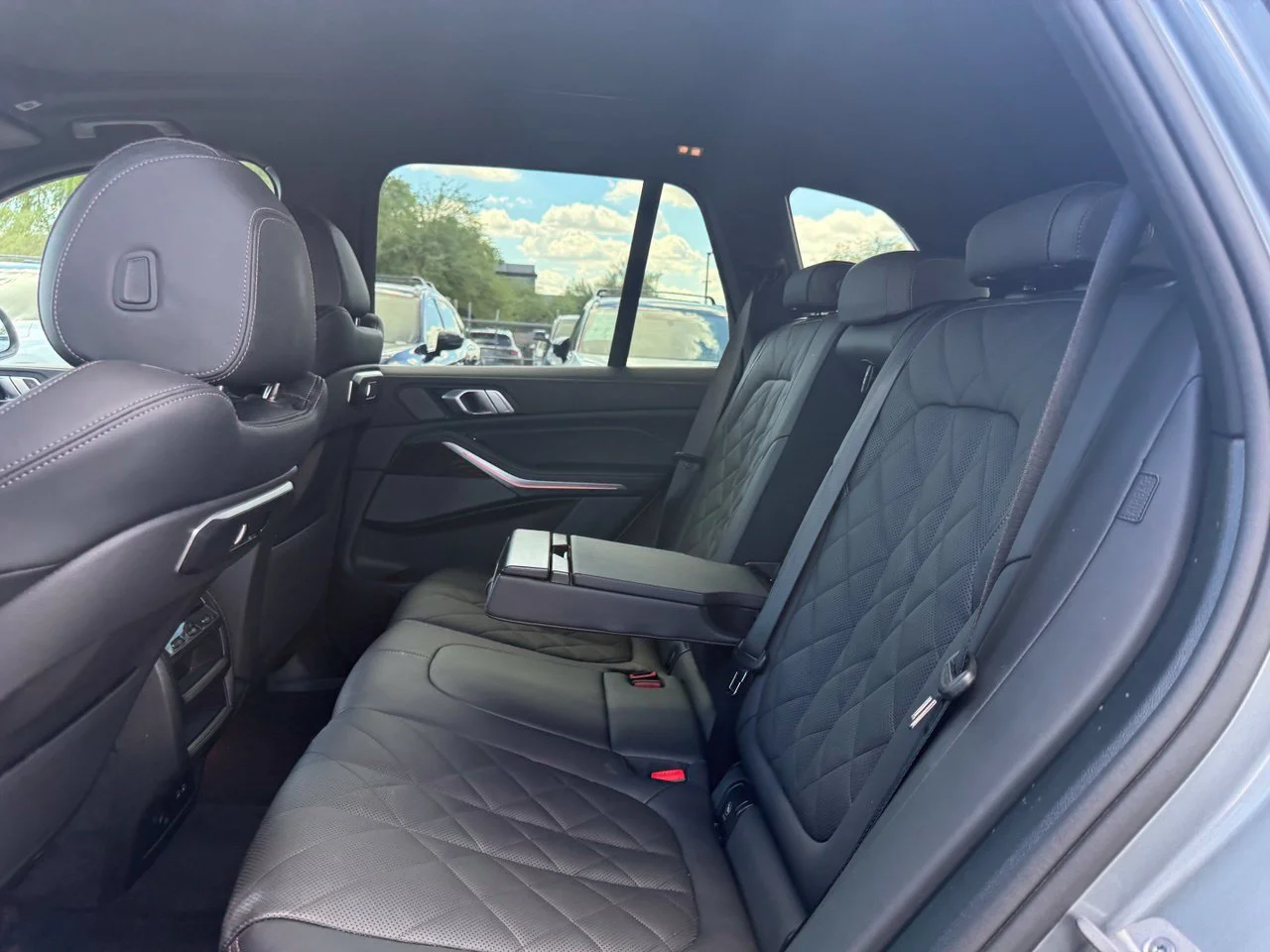 Used 2026 Gray Metallic BMW xDrive40i image 8