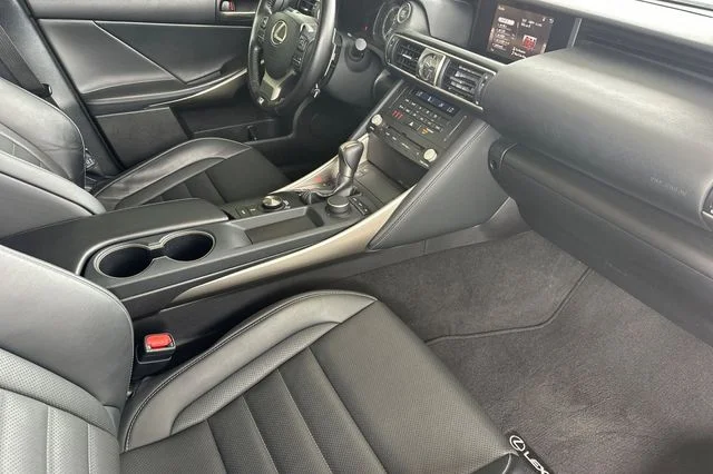 Used 2020 White Lexus 350 image 18