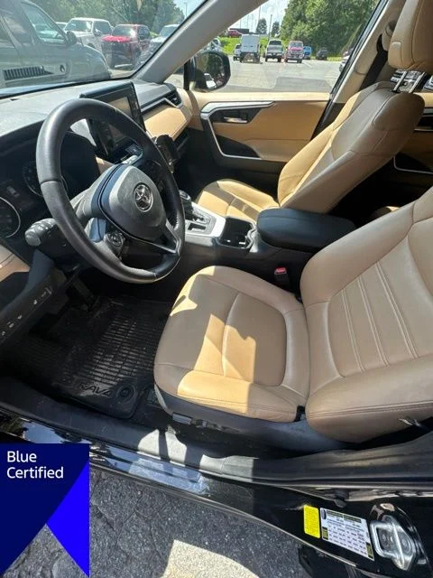 Used 2022 Black Toyota XLE Premium image 10