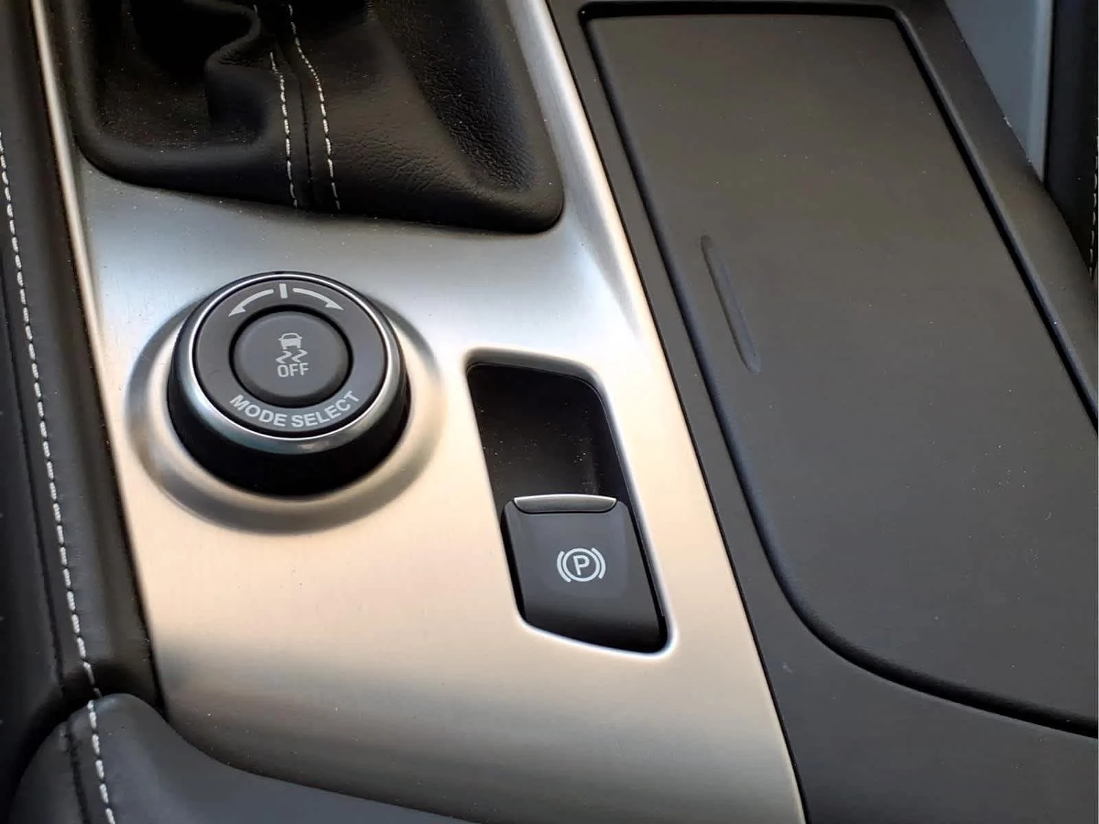 Used 2014 Arctic White Chevrolet Z51 3LT image 28
