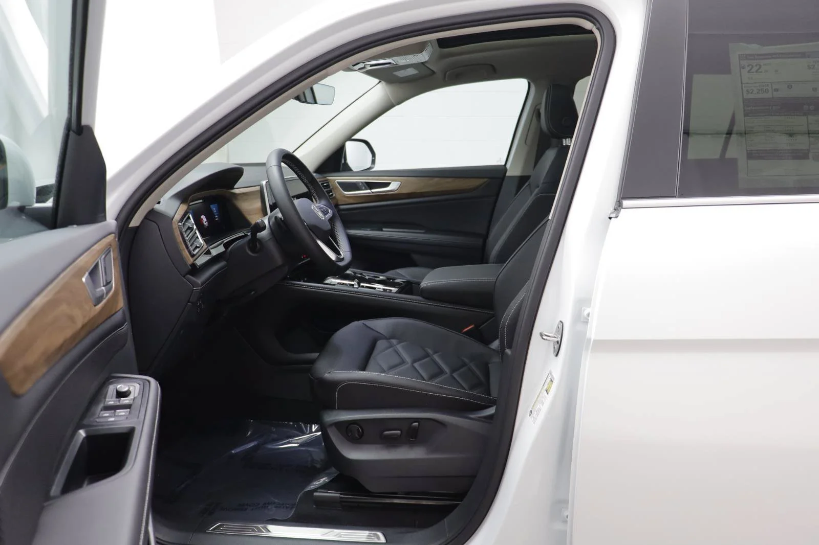 2026 Volkswagen Atlas SE w/Tech - Photo 6