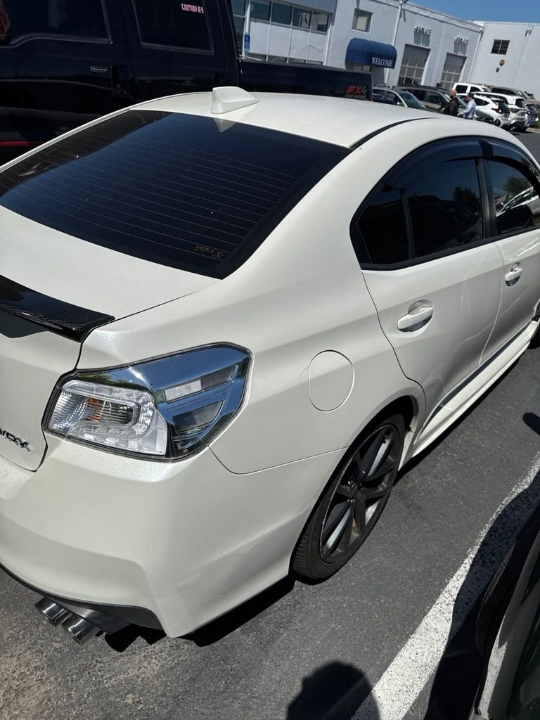 Used 2018 Crystal White Pearl Subaru Limited image 5