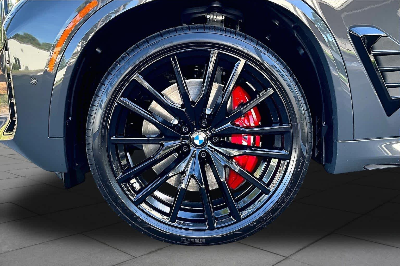 New 2026 Dravit Grey Metallic BMW M60i image 11