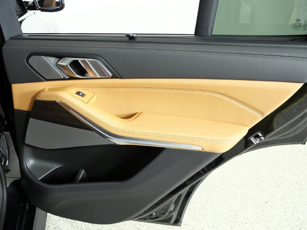 New 2026 Black Sapphire Metallic BMW xDrive50e image 25