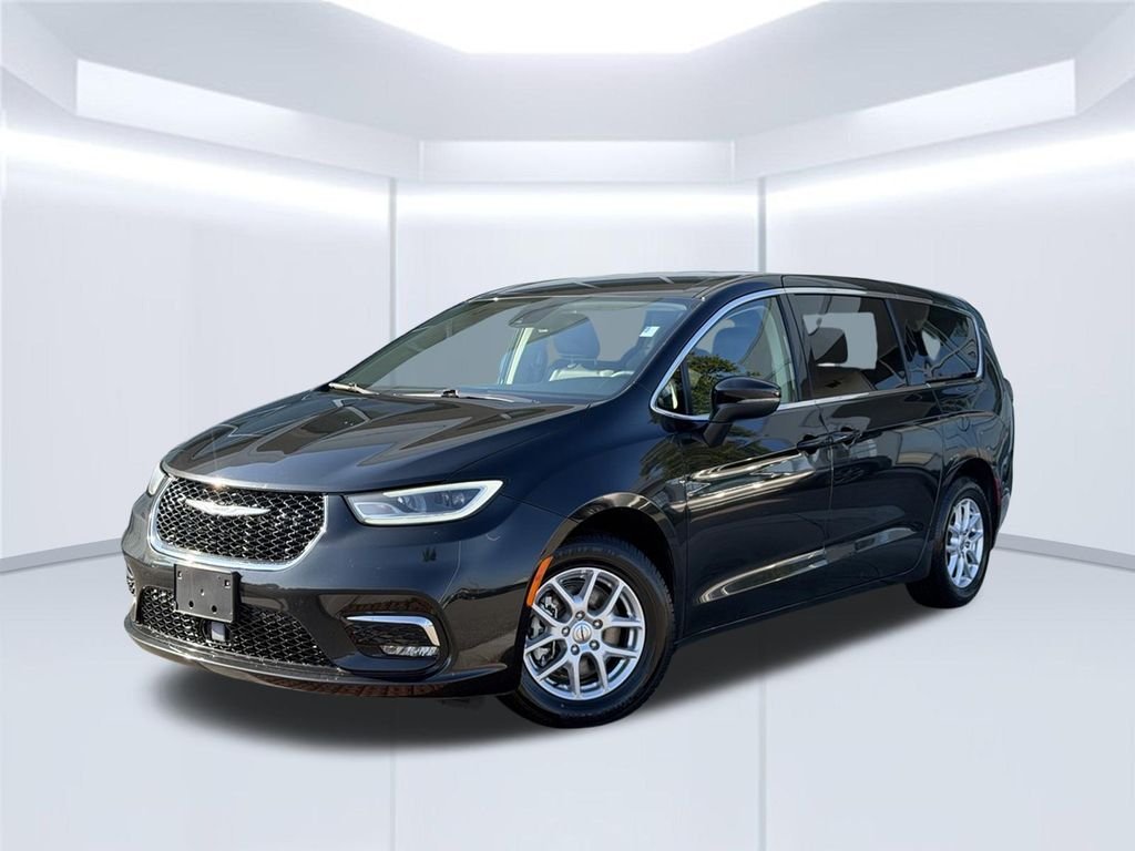 Used 2023 Black Chrysler Touring L image 1
