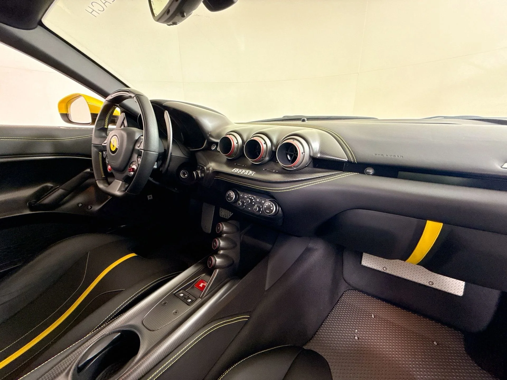 Certified Used 2017 Giallo Triplo Strato Ferrari Base image 24