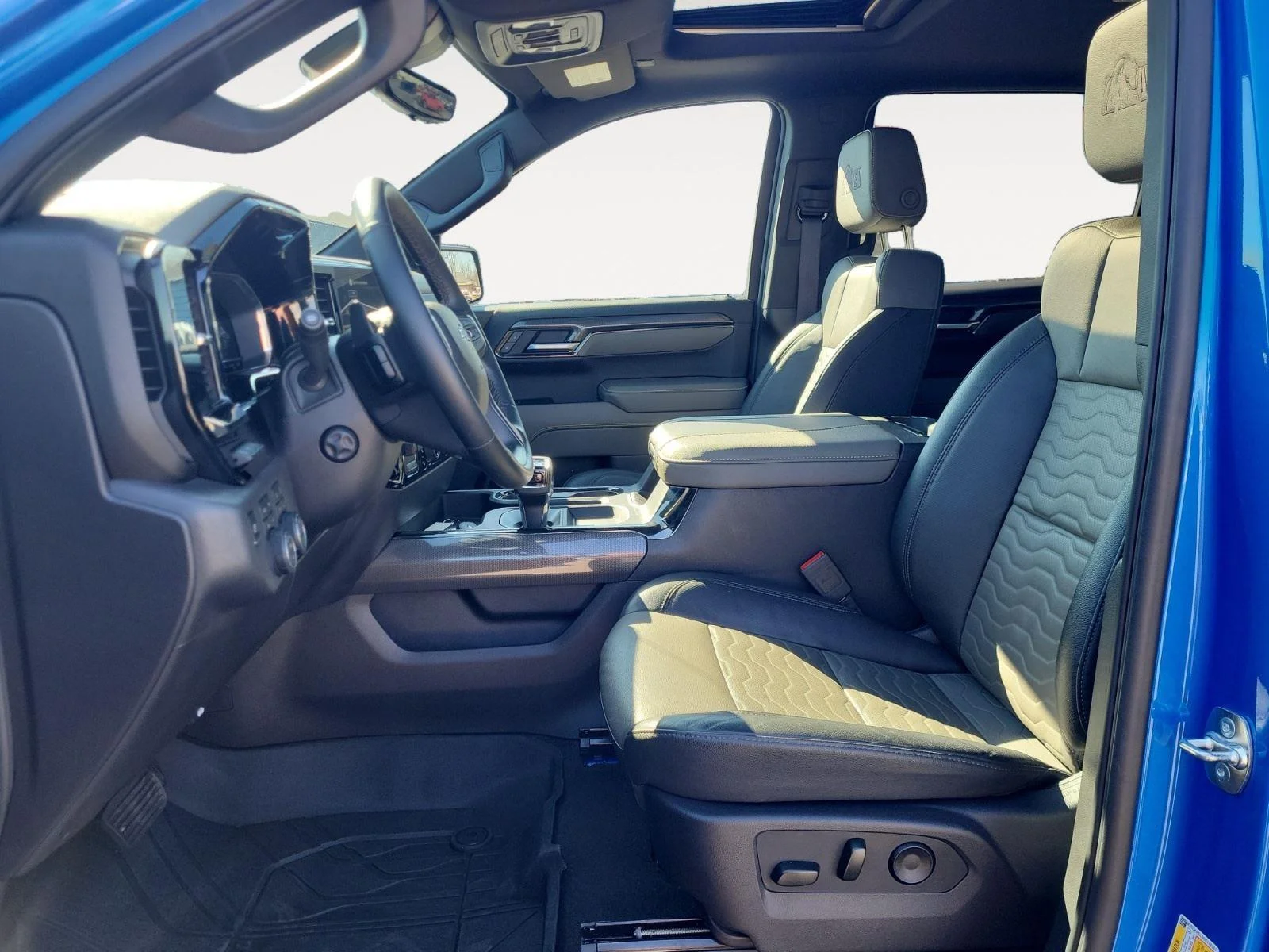 Used 2025 Riptide Blue Metallic Chevrolet ZR2 image 10