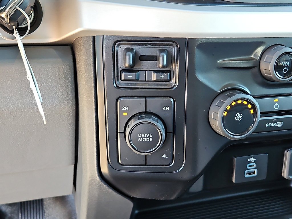 New 2027 Oxford White Ford F-350® XL image 23