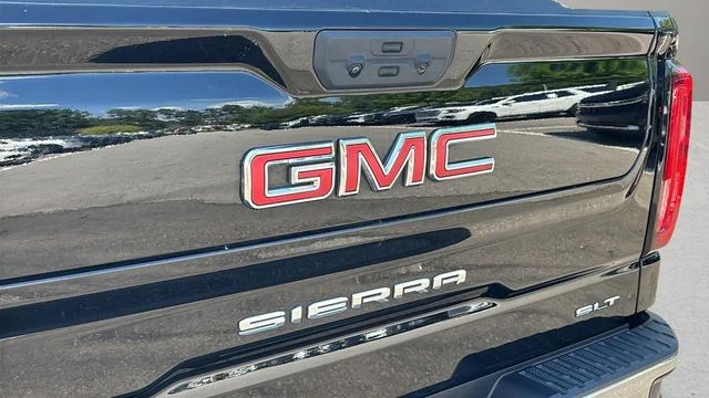 Used 2025 Black GMC SLT image 39