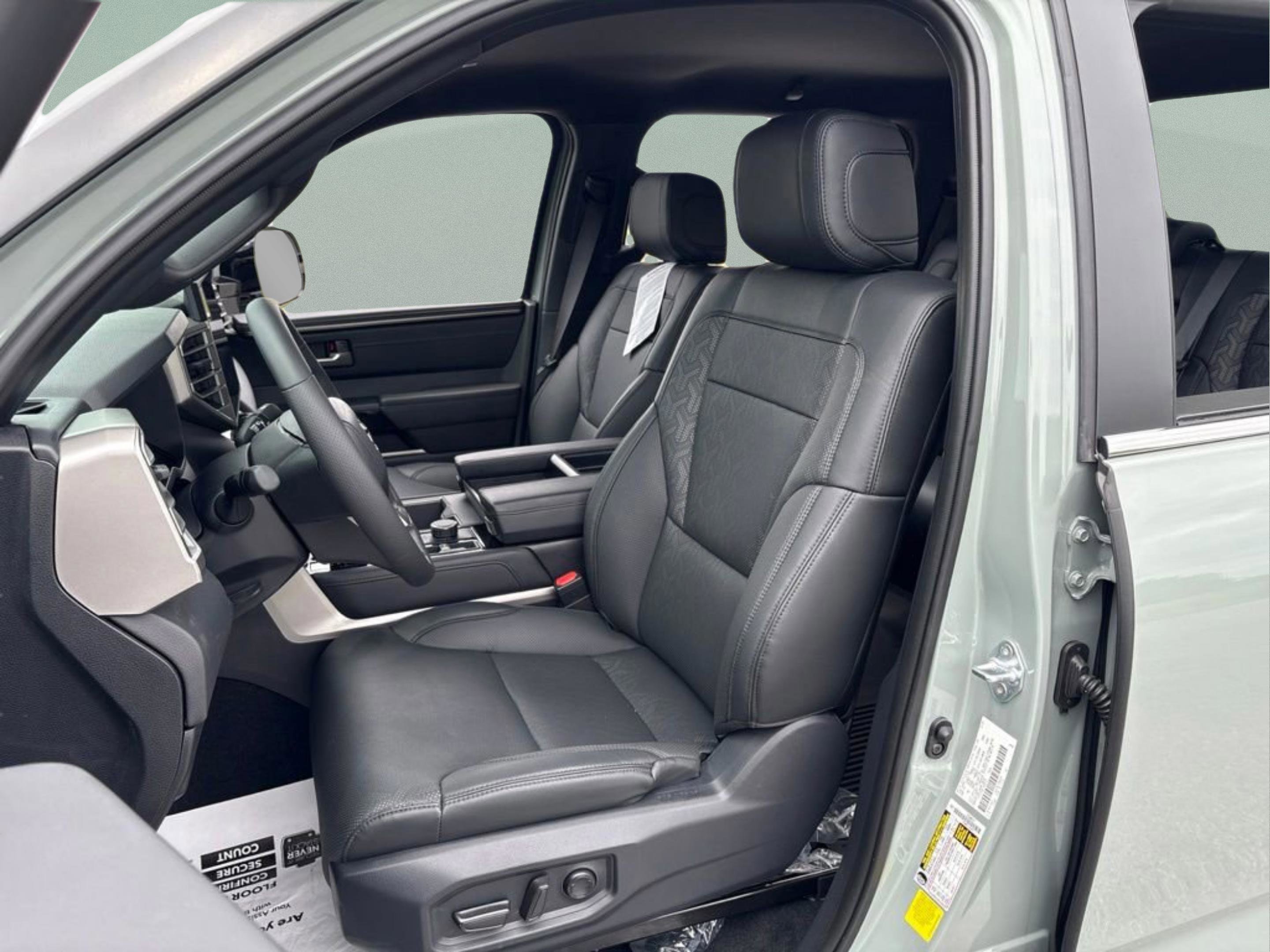 2025 Toyota Tundra Limited - Photo 20