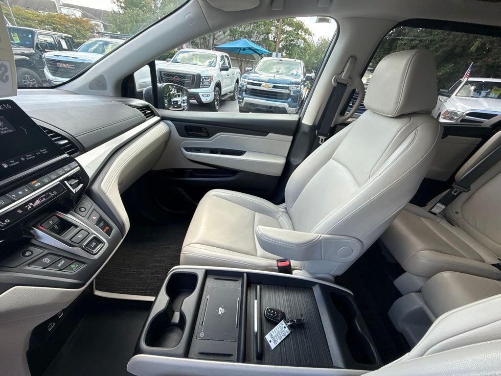 Used 2025 Silver Honda EX-L image 18