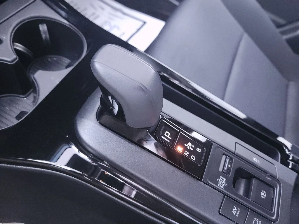 2023 Toyota Prius LE - Photo 19