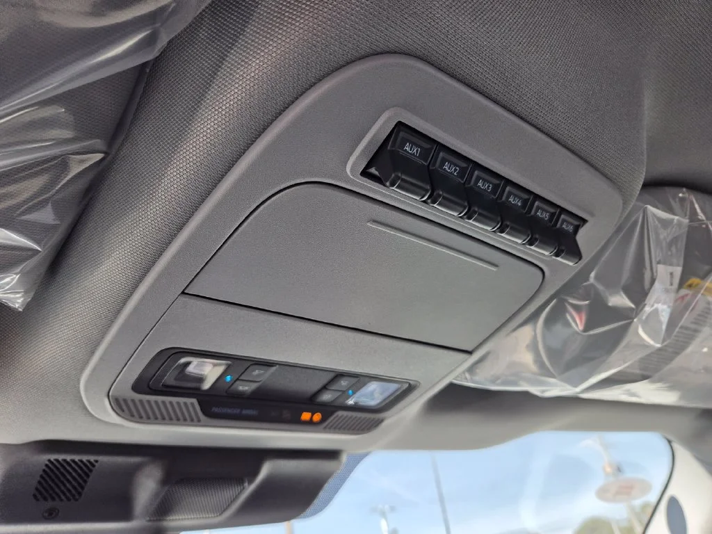 New 2027 Oxford White Ford F-350® XL image 8