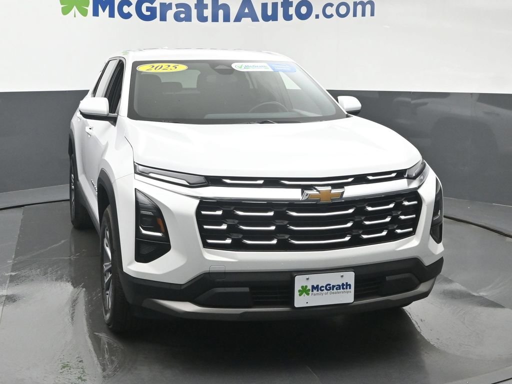 Used 2025 White Chevrolet LT image 5