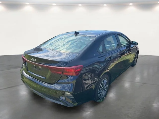 Used 2023 Black Kia LXS image 14
