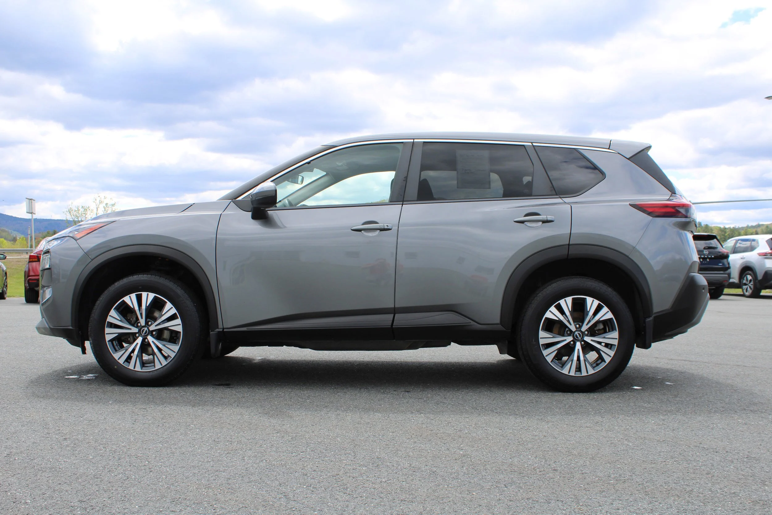 Used 2023 Gun Metallic Nissan SV image 3