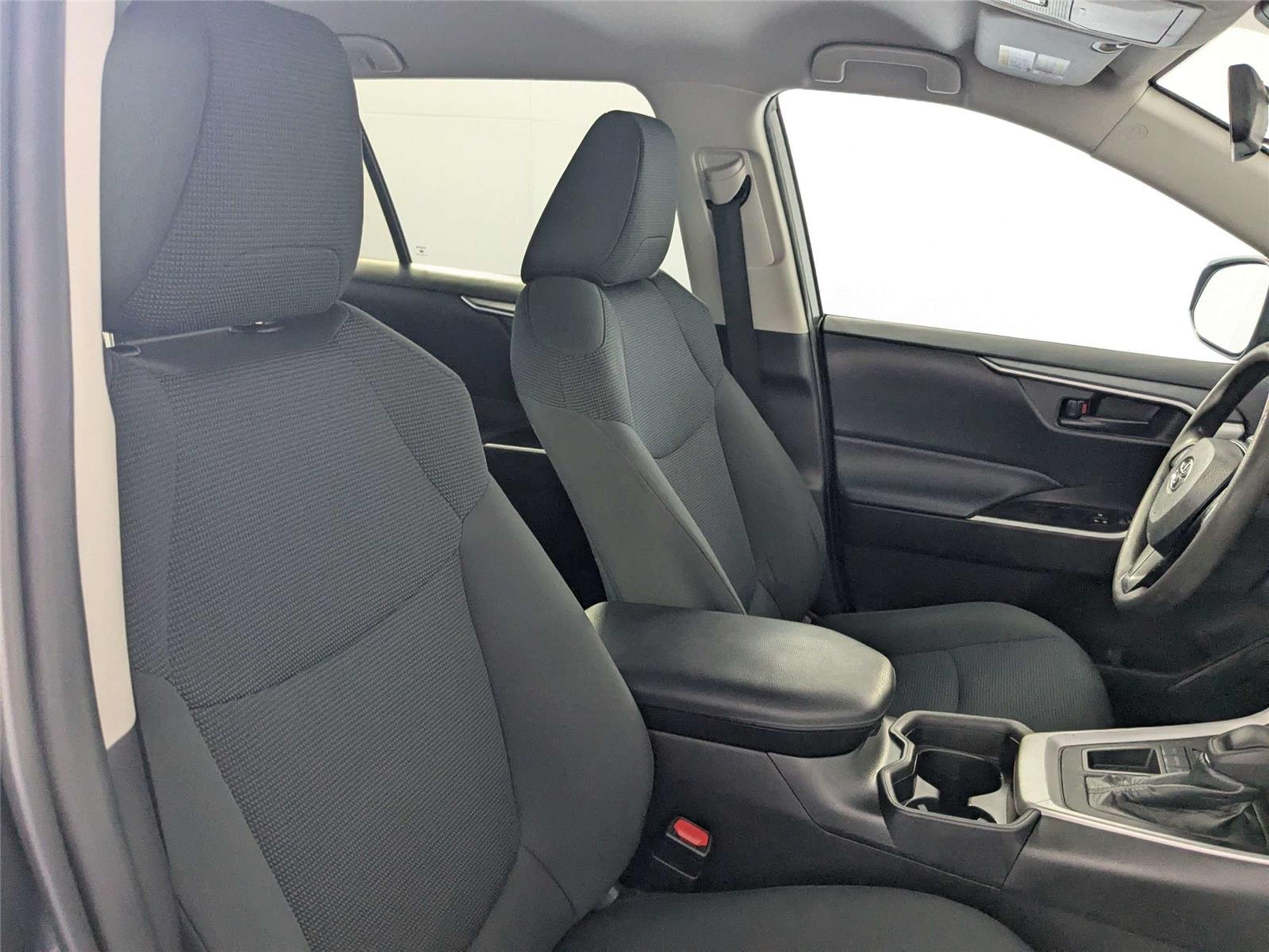 Used 2020 Magnetic Gray Metallic Toyota LE image 32