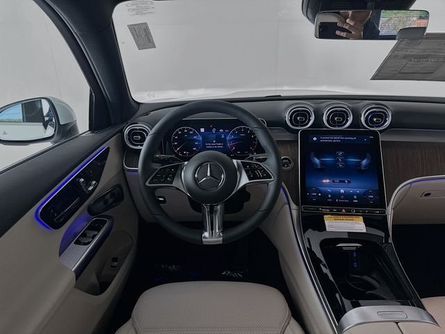 New 2026 Polar White Mercedes-Benz GLC 300 image 23