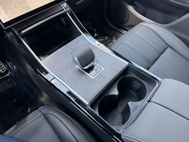 New 2026 Carpathian Grey Land Rover Hoxton Edition image 24