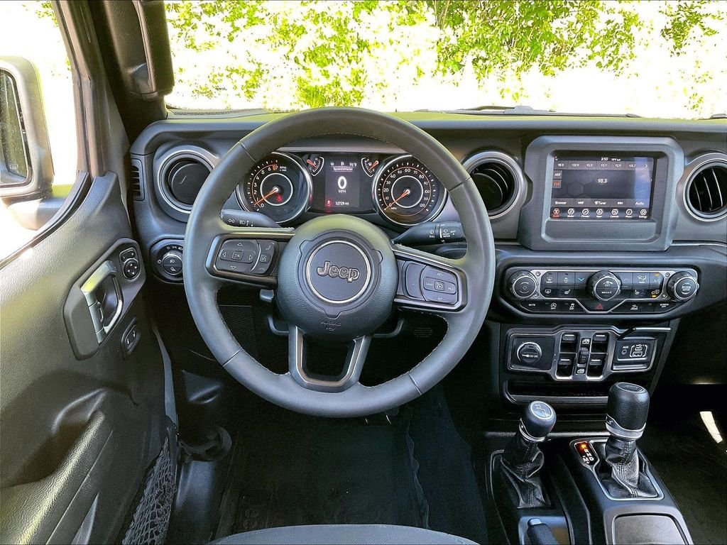 Used 2023 Gray Jeep Sport S image 17