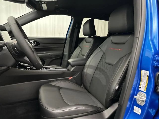 New 2026 Hydro Blue Pearl-Coat Exterior Paint Jeep Trailhawk image 15