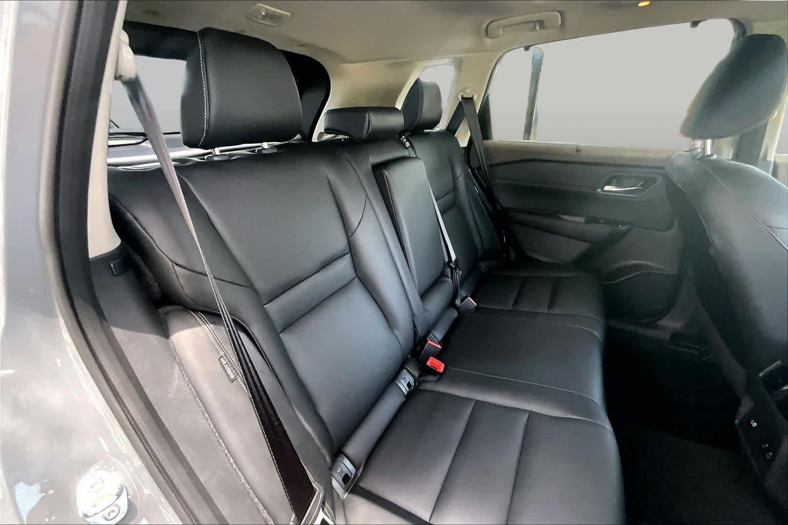 Used 2023 Boulder Gray Pearl Nissan SL image 20