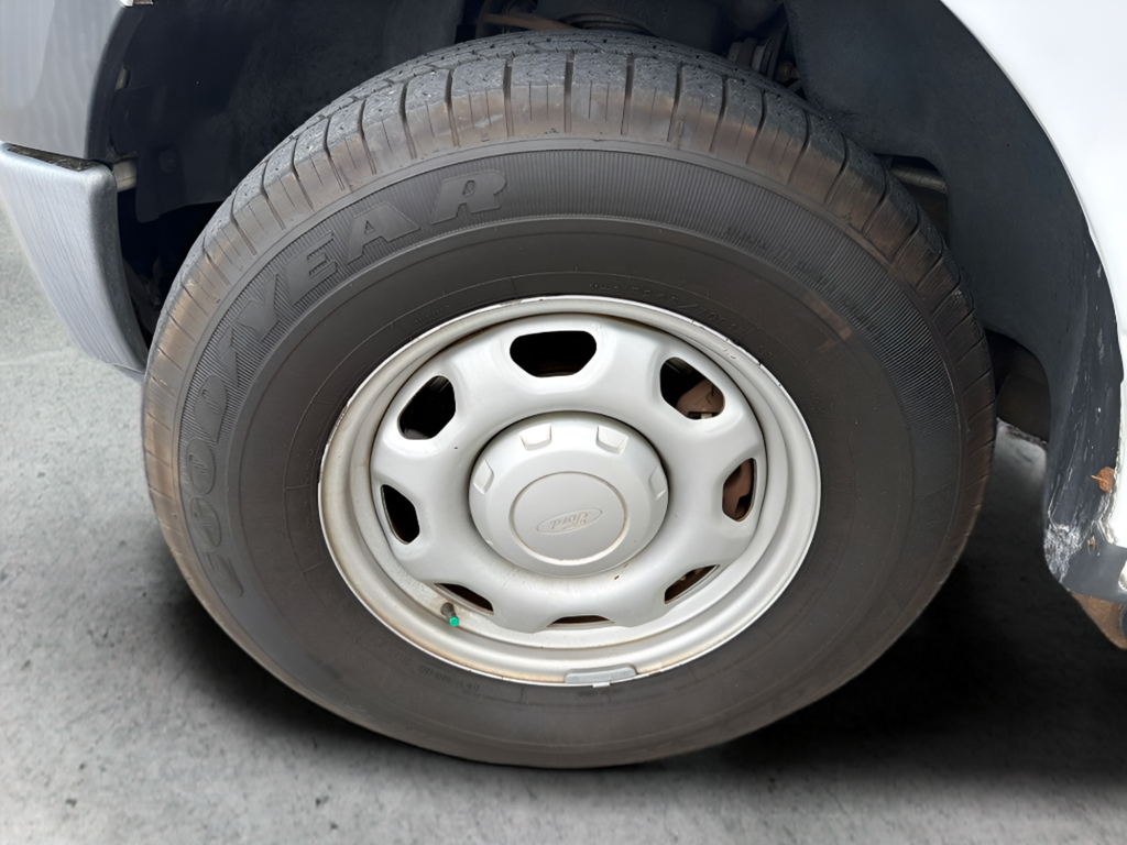 Used 2013 White Ford XL image 42