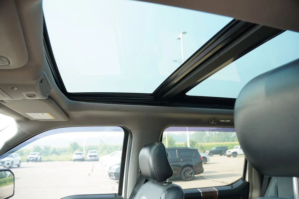 Used 2016 White Ford Lariat image 5