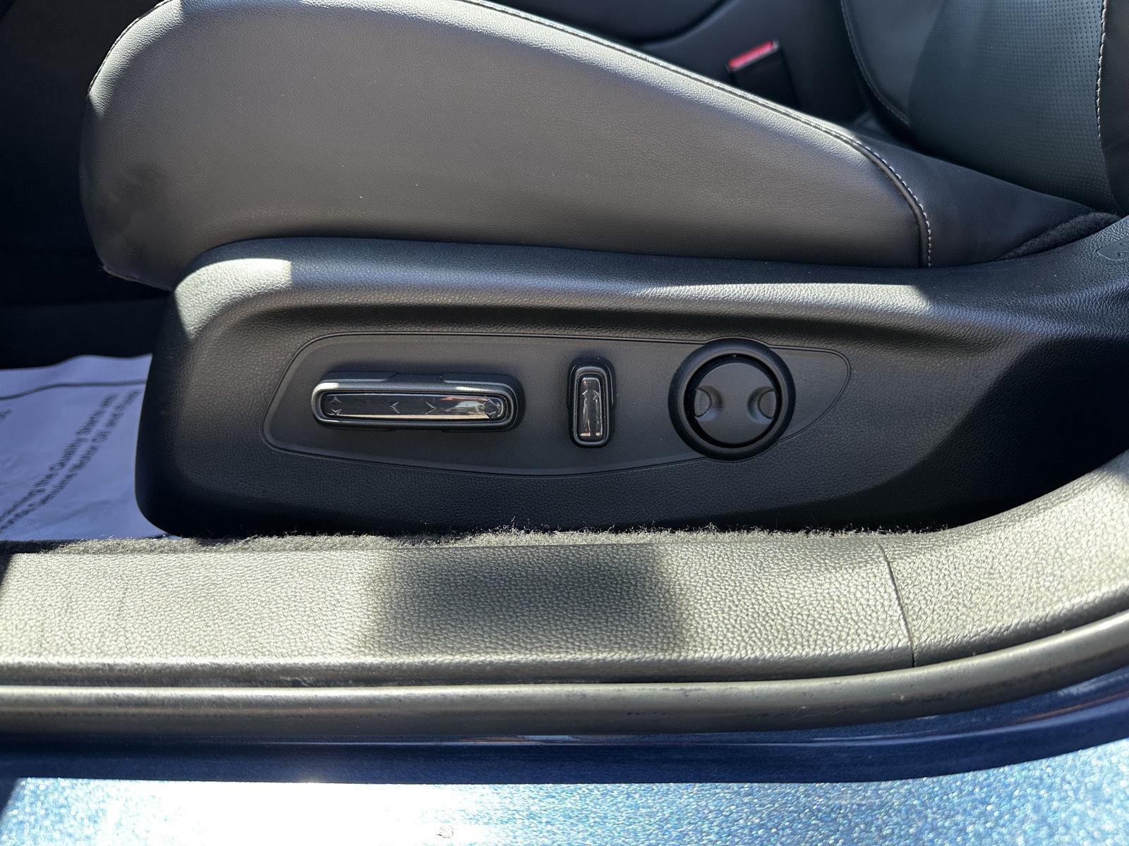 Used 2023 Canyon River Blue Metallic Honda Touring image 8
