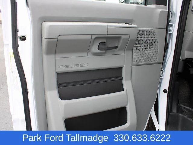 New 2026 Oxford White Ford Base image 10