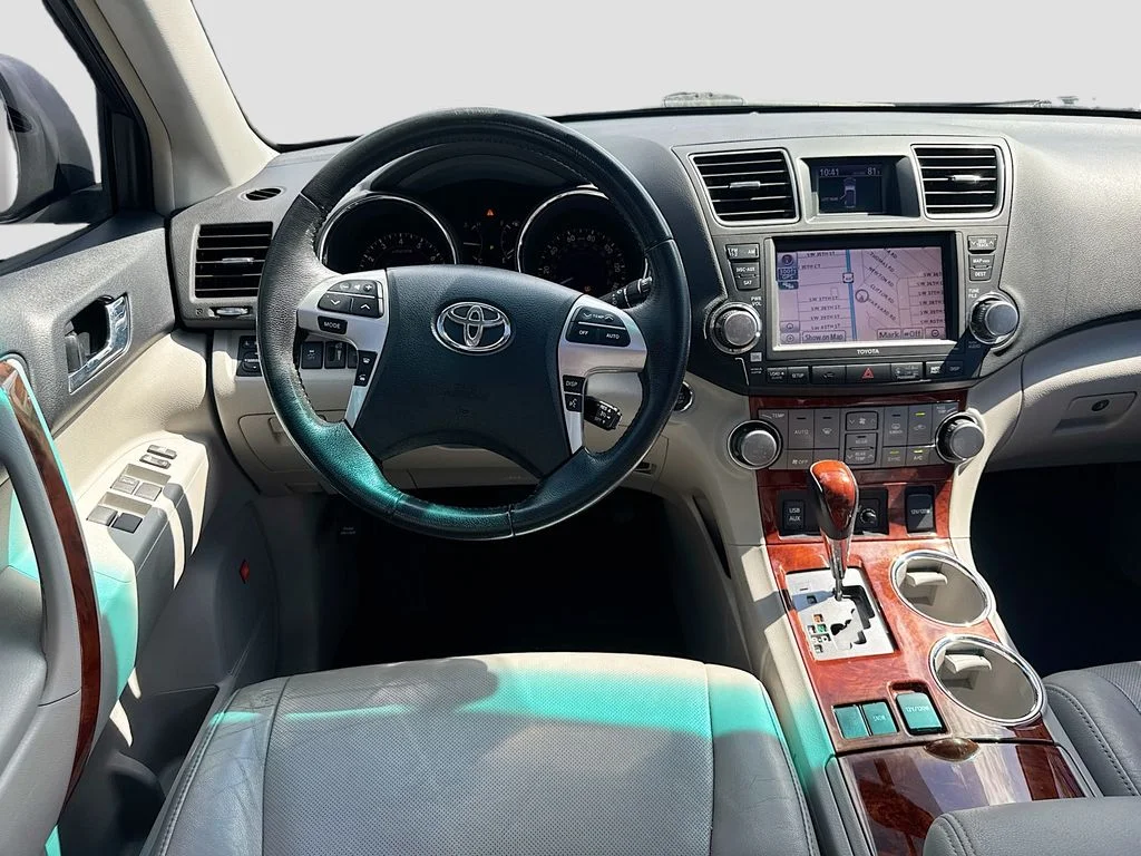 Used 2012 Silver Toyota Limited image 24