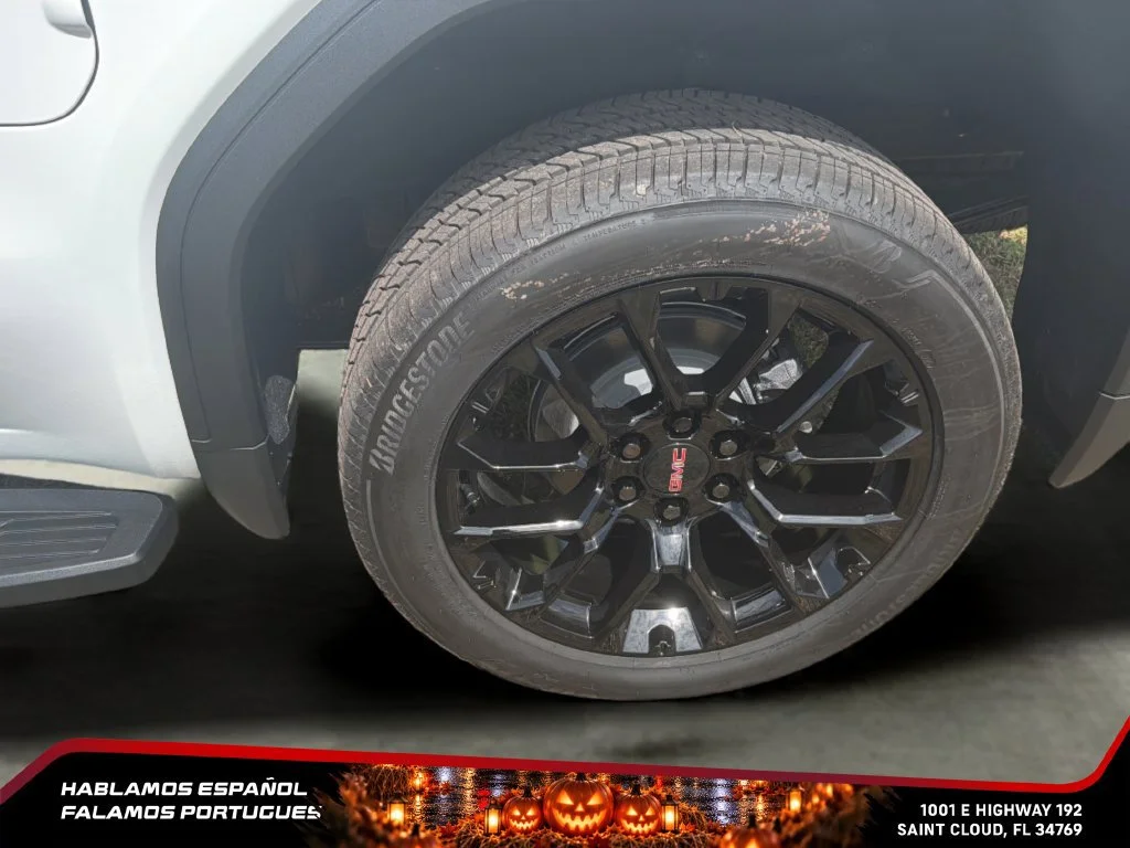 New 2026 Summit White GMC SLT image 30