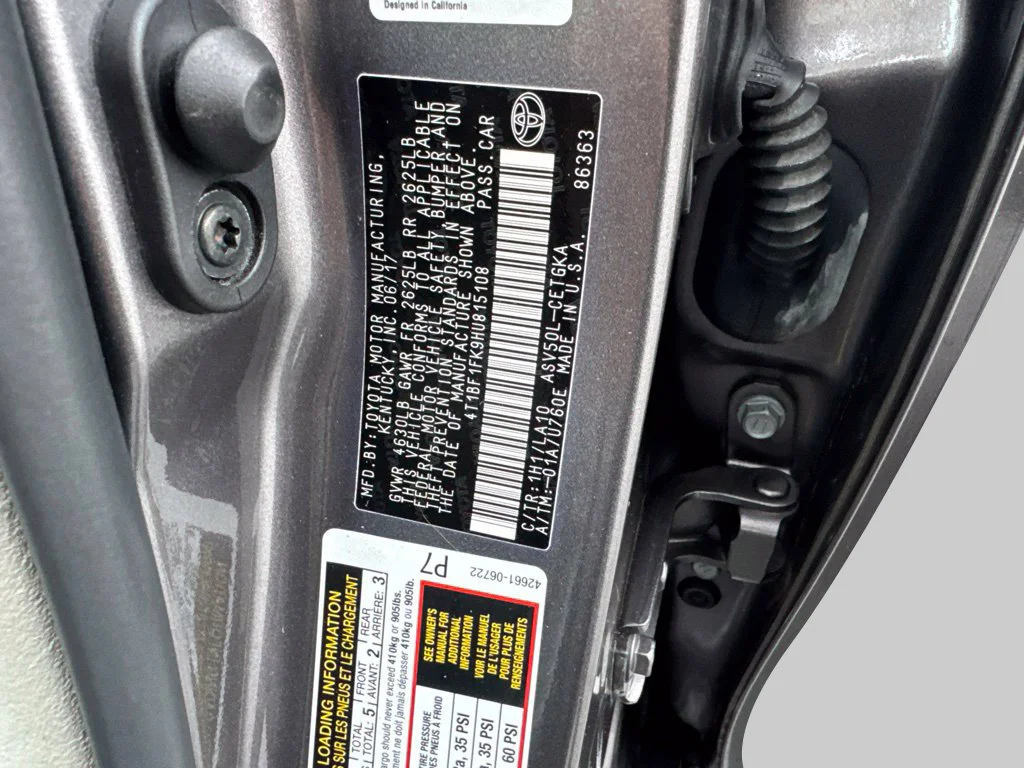 Used 2017 Gray Toyota XLE image 26