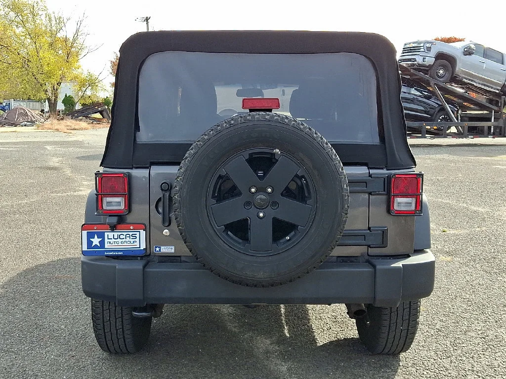 Used 2018 Gray Jeep Sport S 4x4 image 10