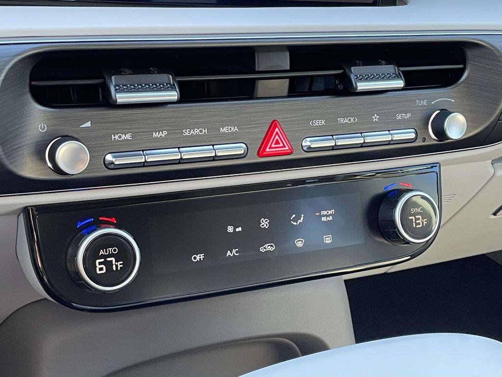 New 2026 White Hyundai SE FWD image 26