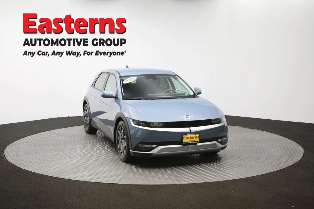 Used 2023 Blue Hyundai SE image 47