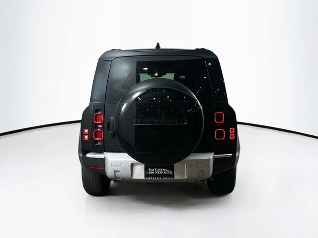 Used 2024  Land Rover S image 30
