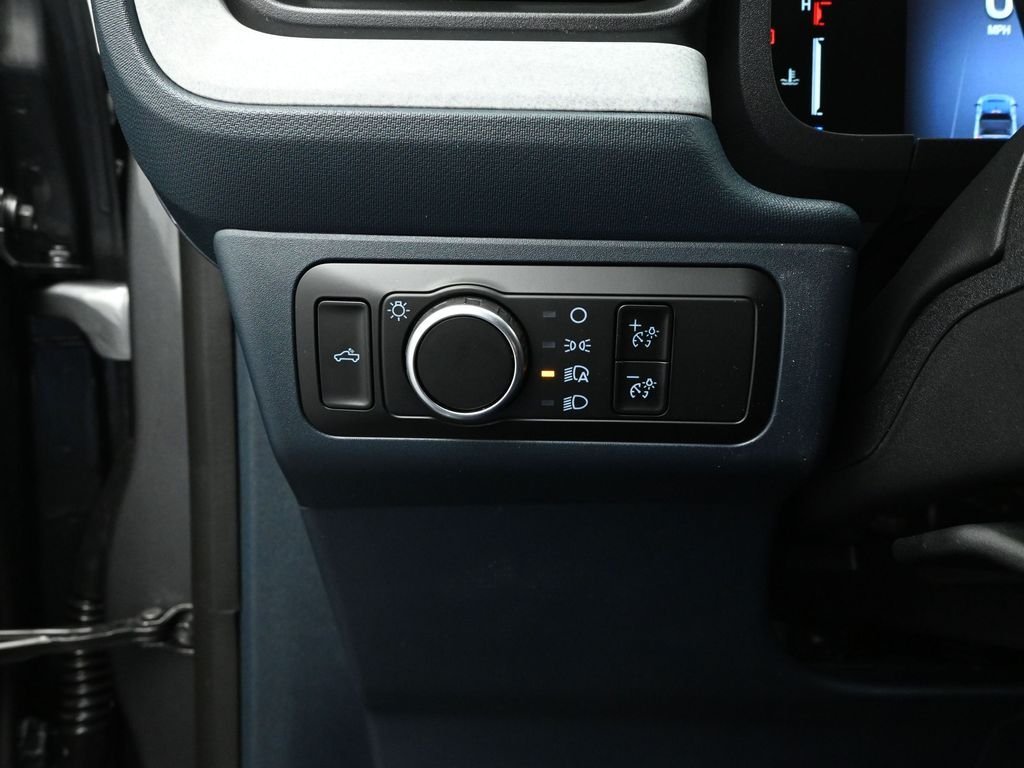 New 2026 Carbonized Gray Metallic Ford XLT image 11