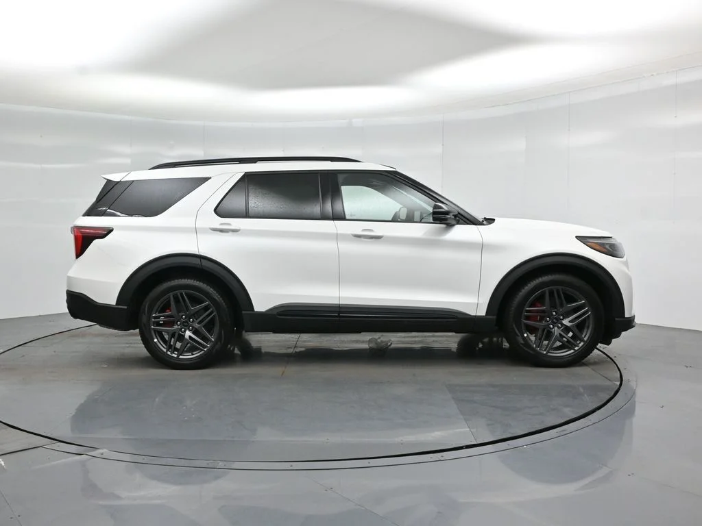 New 2026 Star White Metallic Tri-Coat Ford ST image 28