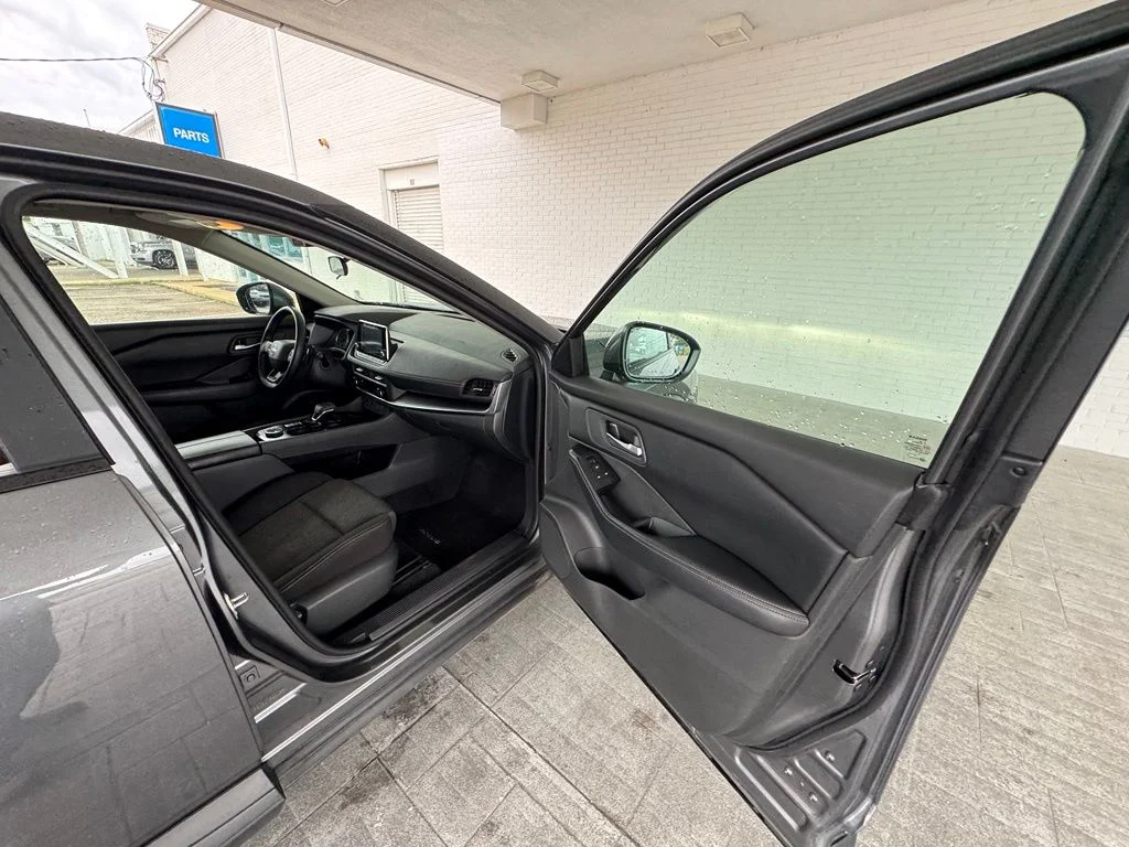 Used 2025 Gray Nissan SV image 14