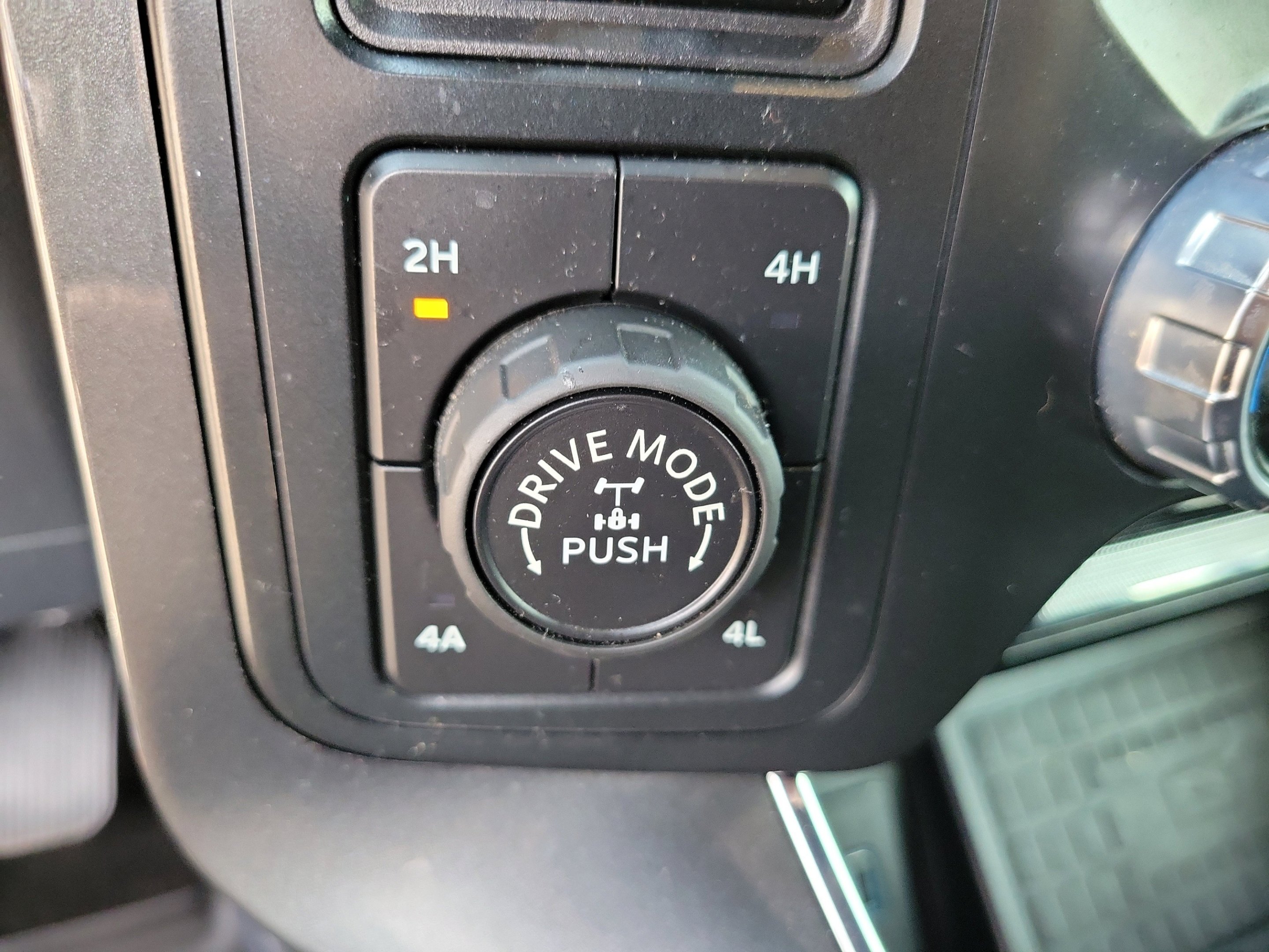 Used 2022 Black Metallic Ford Lariat image 24