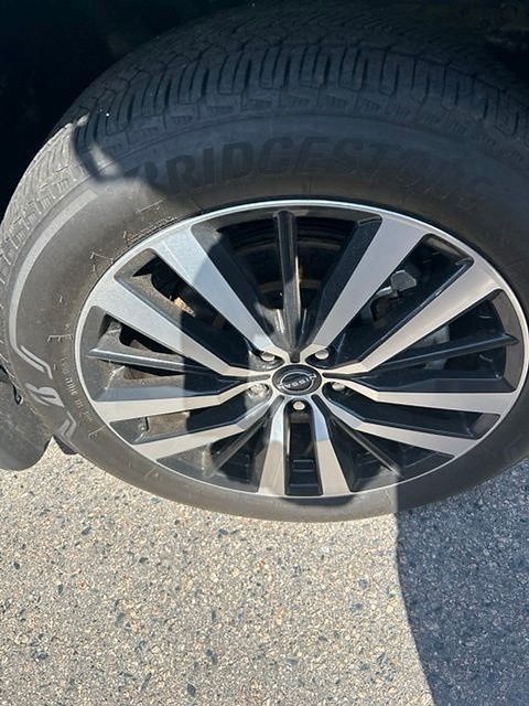 Used 2025 Gray Nissan Platinum image 2