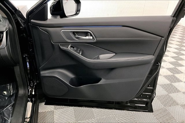 New 2026 Super Black Nissan Platinum image 38