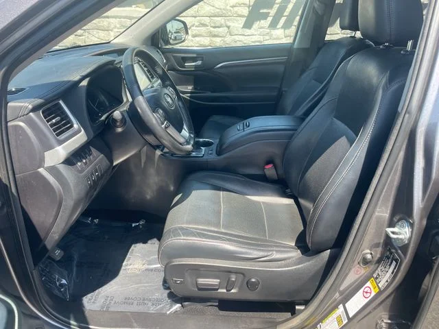 Used 2015 Predawn Gray Mica Toyota Limited Platinum V6 image 13