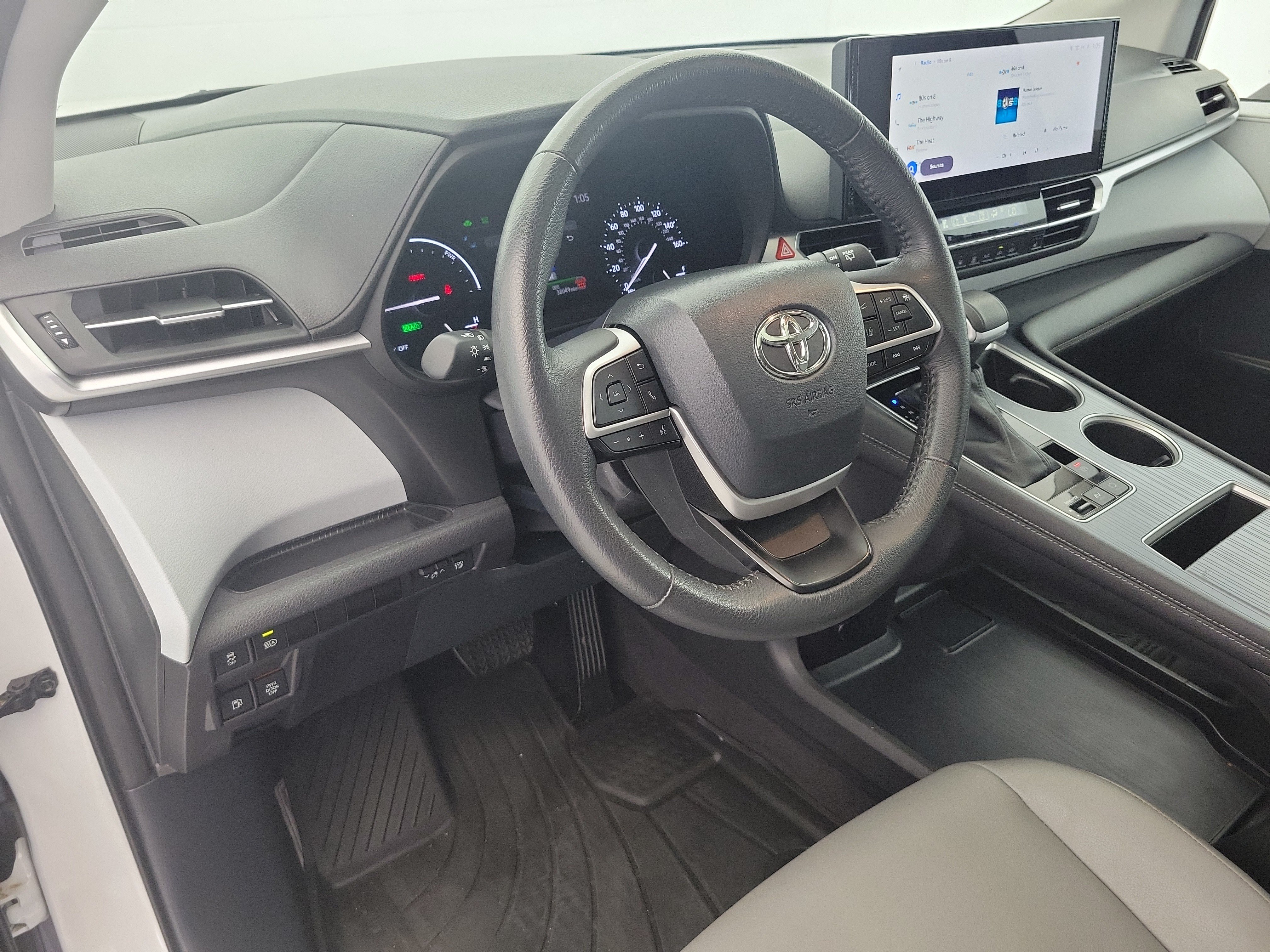 Used 2025 Wind Chill Pearl Toyota XLE image 21