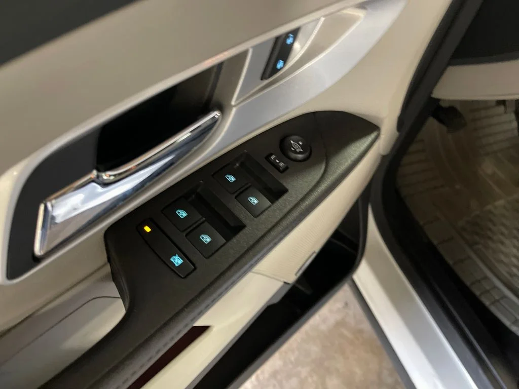 Used 2017 White Chevrolet LT image 16