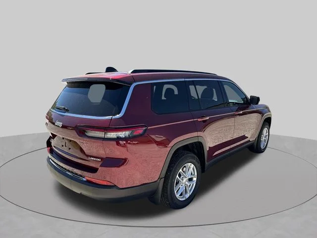 New 2026 Velvet Red Pearl-Coat Exterior Paint Jeep Laredo X image 4