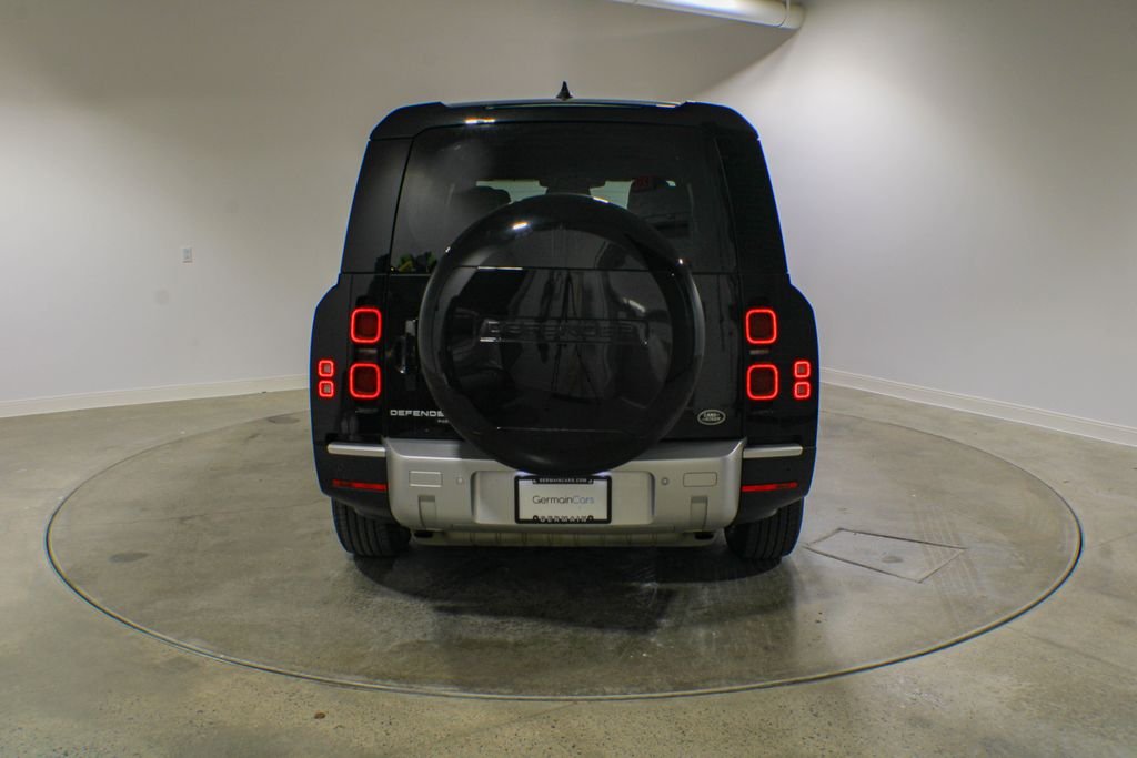 Certified Used 2023 Santorini Black Metallic Land Rover SE image 4